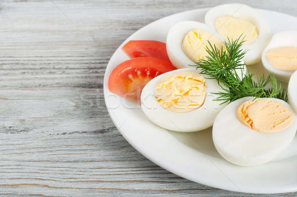 Gaina ouă tomate alb placă Imagine de stoc © Artspace