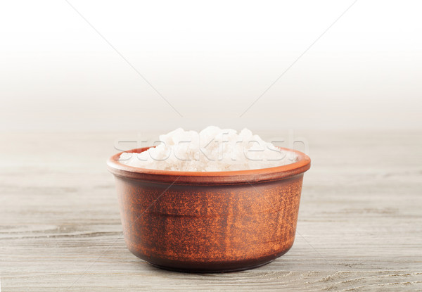 Aromás fürdősó agyag csésze fából készült felület Stock fotó © Artspace