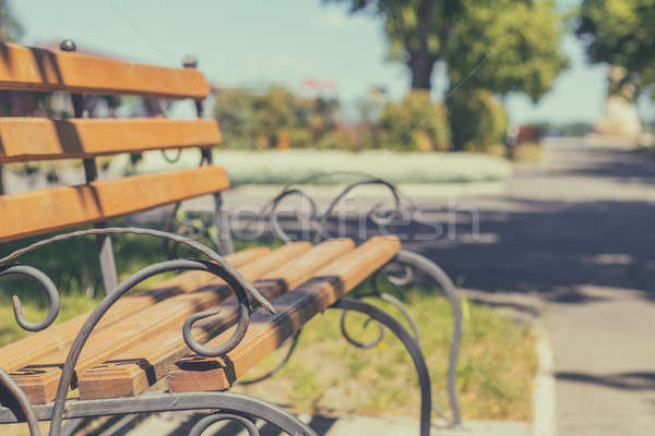 Lata miasta parku ławce Fotografia Zdjęcia stock © artsvitlyna