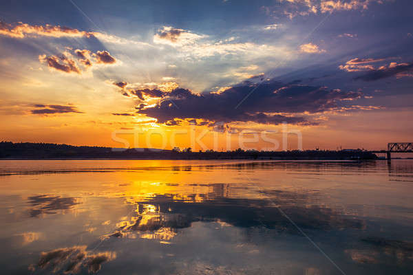 Oszałamiający wygaśnięcia kolory rzeki mętny niebo Zdjęcia stock © artsvitlyna
