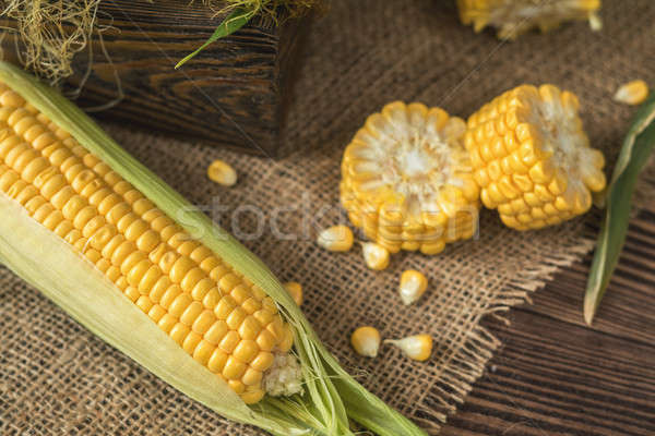 Foto stock: Frescos · maíz · rústico · mesa · de · madera · superior · vista