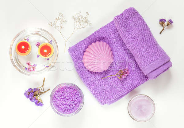 溫泉 產品 紫色 紫色 薰衣草 浴 商業照片 © artsvitlyna
