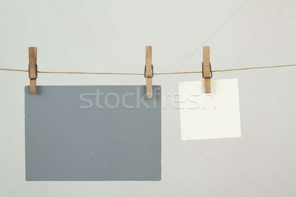 Bellek dikkat kağıtları asılı kordon beyaz Stok fotoğraf © artush