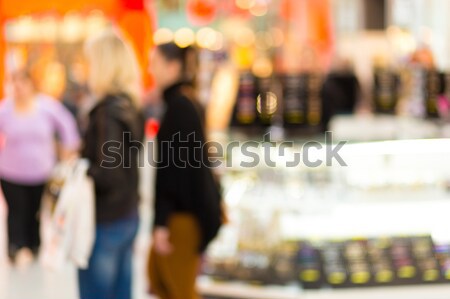 Neclara cumpărături afara concentra shot Imagine de stoc © artush