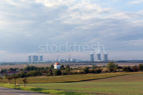 Racire towers nuclear centrala electrica Republica Ceha tehnologie Imagine de stoc © artush