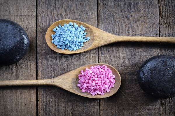 藍色 粉紅色 海鹽 溫泉 石頭 木 商業照片 © asturianu