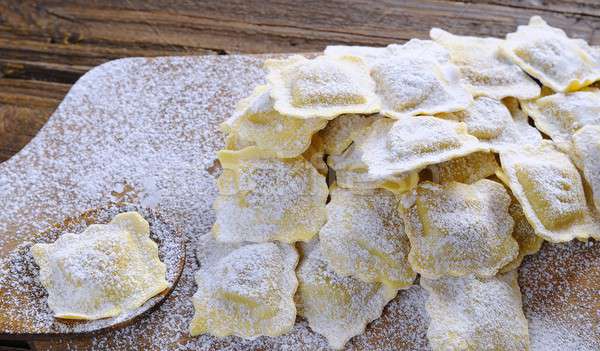 Fresche ravioli tavolo da cucina cena pasto primo piano Foto d'archivio © asturianu