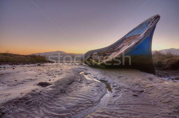 Niski fala łodzi plaży niebo ryb Zdjęcia stock © asturianu