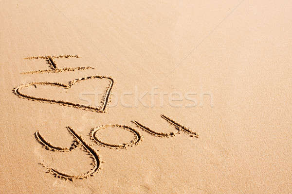 Miłości słowa napisany piasku piasek na plaży plaży Zdjęcia stock © avdveen