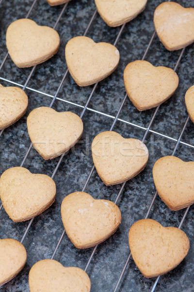 Serca cookie świeże piekarnik chłodzenie Zdjęcia stock © avdveen