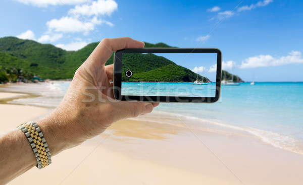 Pillanatfelvétel tengerpart turista elvesz fotó okostelefon Stock fotó © backyardproductions