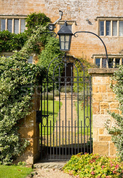 Old cotswold stone house in Ilmington Stock photo © backyardproductions