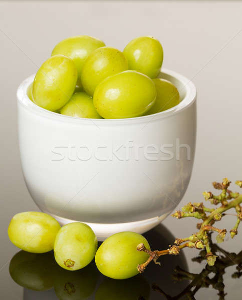 Foto stock: Branco · vidro · tigela · completo · uvas · verdes · copo