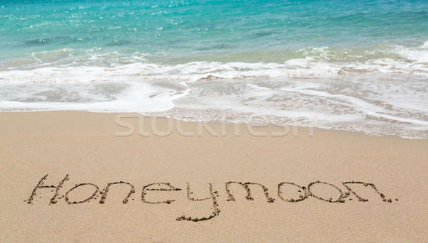 Huwelijksreis geschreven zand zee surfen woorden Stockfoto © backyardproductions