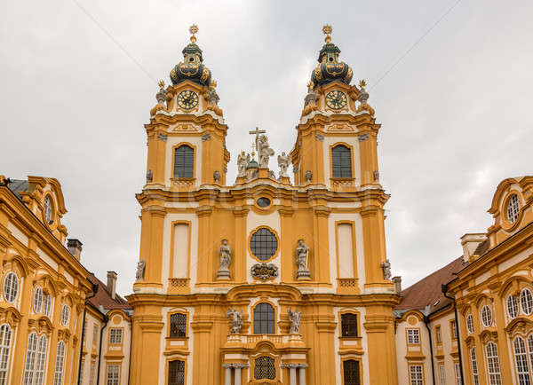 Esterno abbazia Austria chiesa monastero fiume Foto d'archivio © backyardproductions