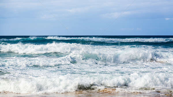 Ondas costa tempestuoso praia paralelo Foto stock © backyardproductions