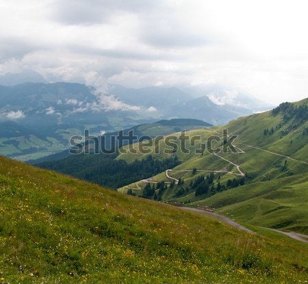 Dolinie Szwajcaria drogowego w górę trawiasty mętny Zdjęcia stock © backyardproductions