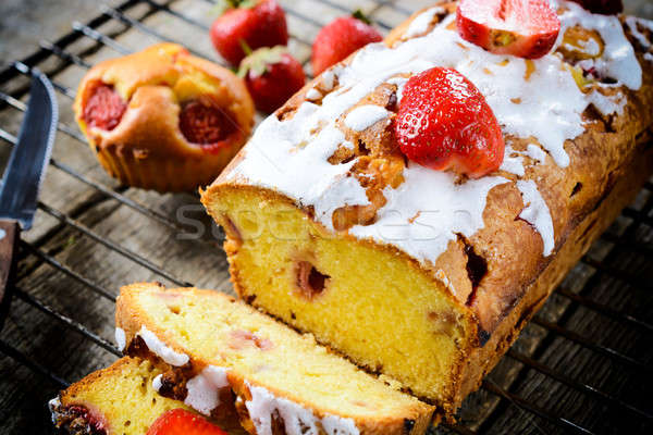 Fraise pain mise au point sélective haut fruits gâteau [[stock_photo]] © badmanproduction