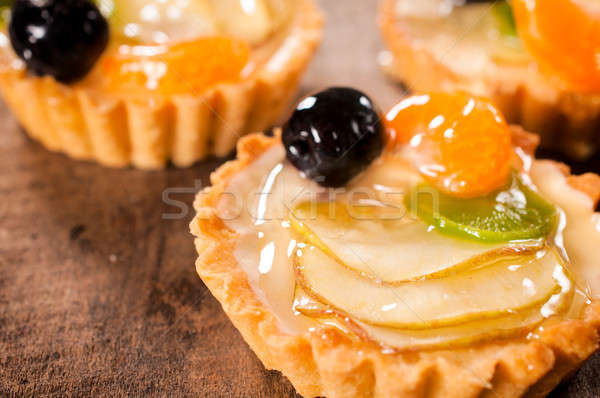 Gyümölcskenyér fókusz elöl torta étel gyümölcs Stock fotó © badmanproduction