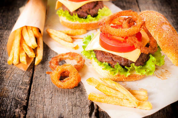 Foto stock: Carne · burger · cebola · anéis · francês