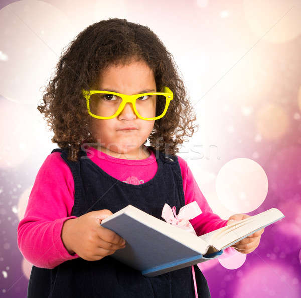 öfkeli küçük çocuk kitap kız Stok fotoğraf © badmanproduction