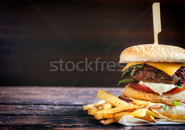 Hal marhahús hamburger francia fókusz üres hely Stock fotó © badmanproduction