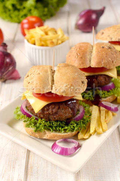 Stock foto: Groß · Cheeseburger · selektiven · Fokus · Vorderseite · Hintergrund · Restaurant