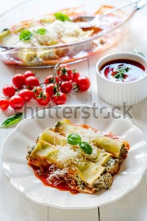 Geserveerd pasta vegetarisch gevuld spinazie restaurant Stockfoto © badmanproduction