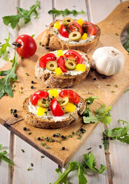 Stockfoto: Bruschetta · tijd · vegetarisch · houten · focus