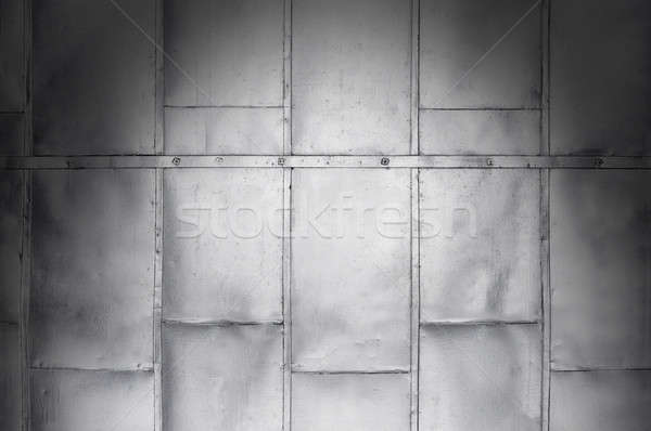 Metaliczny przemysłowych powyżej metal drzwi ściany Zdjęcia stock © Balefire9
