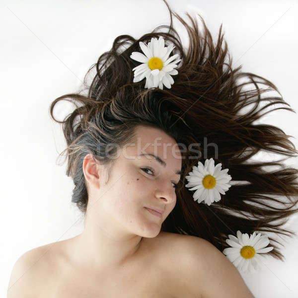Donna fiori capelli occhi luce Daisy Foto d'archivio © Bananna