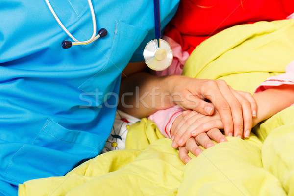 Unterstützung Kinder Kinderarzt halten Stock foto © barabasa