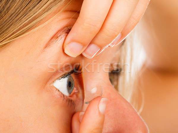 Kontaktlinsen Frau gemütlich weichen Stock foto © barabasa