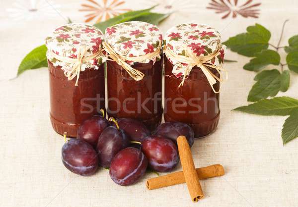 Pruna scorţişoară gustos floare fruct recipient Imagine de stoc © barabasa