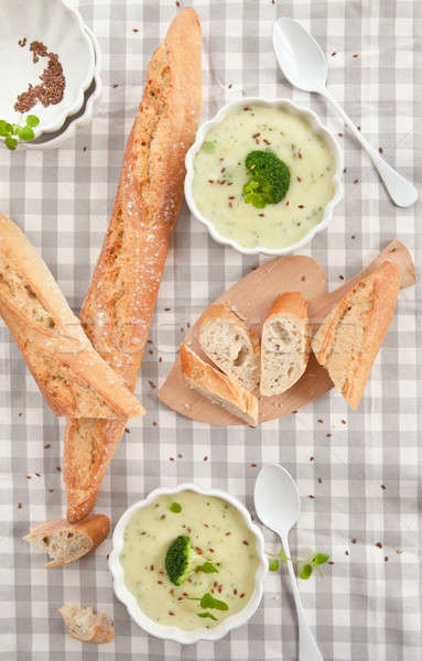 Făcut în casă creamy broccoli supă proaspăt Imagine de stoc © BarbaraNeveu
