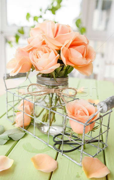 Frischen rosa Rosen rustikal Holz Blume Stock foto © BarbaraNeveu