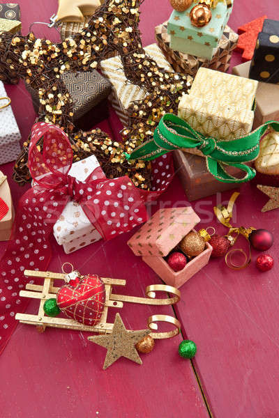Stok fotoğraf: Küçük · renkli · hediyeler · Noel · süslemeleri