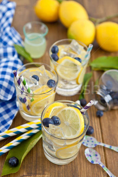 Stock fotó: Házi · készítésű · ice · tea · friss · citromok · áfonya · asztal