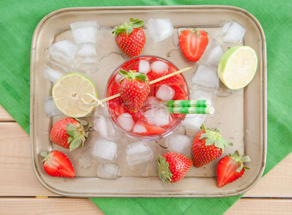 自製 草莓 檸檬水 新鮮 石灰 玻璃 商業照片 © BarbaraNeveu