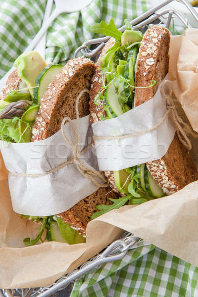 Stock fotó: Teljes · kiőrlésű · kenyér · avokádó · friss · saláta · zöld · kenyér