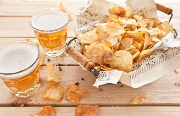 Vintage mand chips eigengemaakt bier Stockfoto © BarbaraNeveu