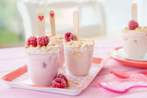 自製 凍結 山莓 餅乾 屑 食品 商業照片 © BarbaraNeveu