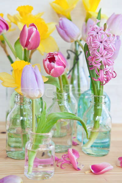 Foto stock: Colorido · flores · pequeno · garrafas · flores · da · primavera