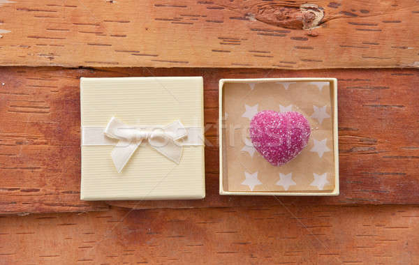 Rosa cioccolato scatola regalo cuore legno alimentare Foto d'archivio © BarbaraNeveu