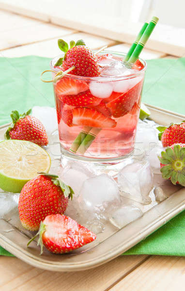 Stock foto: Hausgemachte · Erdbeere · Limonade · frischen · Kalk · Glas