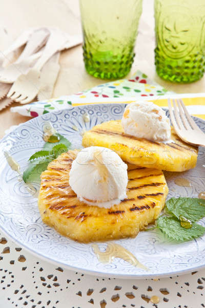 [[stock_photo]]: Grillés · ananas · crème · glacée · vanille · fourche · chaud