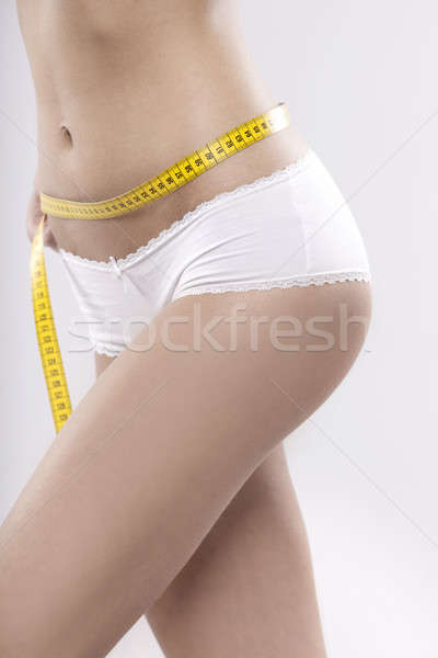 [[stock_photo]]: Belle · femme · jaune · mesure · autour