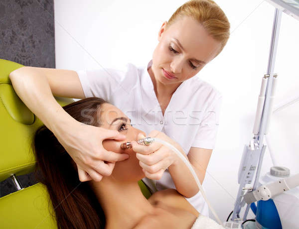 Femme stimulant traitement thérapeute portrait séduisant [[stock_photo]] © bartekwardziak