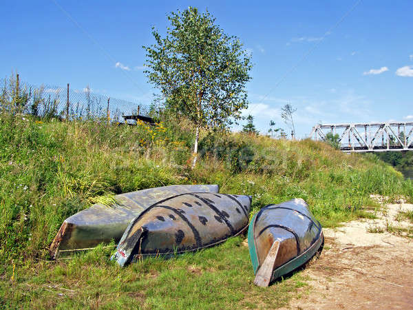 Drie oude boten strand water boom Stockfoto © basel101658