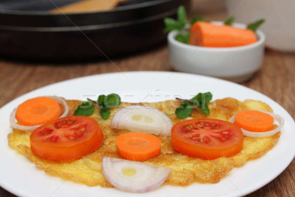 Ovo frito salada prato cozinha laranja verde Foto stock © bdspn
